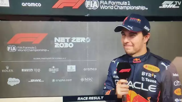 Checo Pérez logró colarse en el podio dejando atrás a su compañero de fórmula Max Verstappen