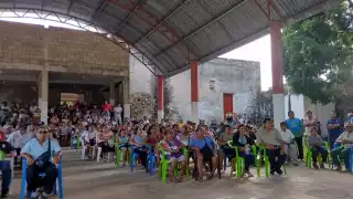 Frenan caseta de cobro de ejidatarios en Felipe Carrillo Puerto