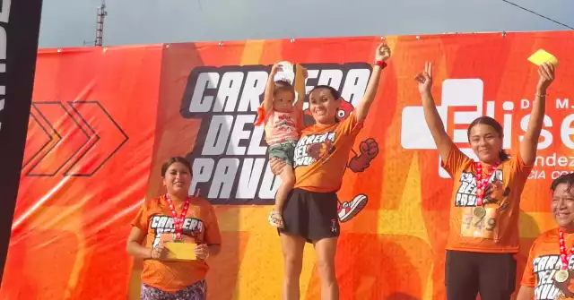 Deporte y tradición: Carrera del Pavo premia a ganadores con pavos y sorteos navideños