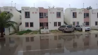 Lluvias exponen mala calidad de las casas en fraccionamientos de Playa del Carmen