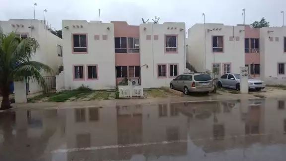 Los vecinos se han quejado de la mala calidad de sus casas