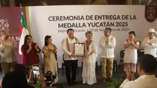 Reconocen a la cantante Maricarmen Pérez con la Medalla Yucatán 2025