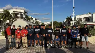 Elementos de la SEMAR, Zofemat  y Protección Civil levantan los 2 mil 500 metros de valla de contención