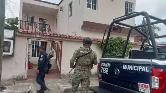 Las víctimas señalan que el ladrón se apoderó de dinero en efectivo, joyas y un teléfono móvil. Las víctimas señalan que el ladrón se apoderó de dinero en efectivo, joyas y un teléfono móvil.