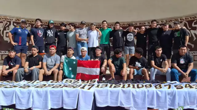 El equipo recibió sus uniformes para participar en el Campeonato Nacional