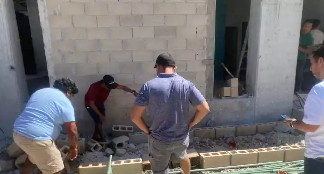 Detienen de manera temporal construcción de una banqueta por carecer de permisos correspondientes