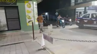 Por exhibicionista, vecinos de Escárcega reportaron a "El Chaquito"; habían niños y padres de familia 