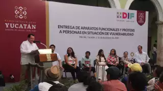 Entregan más de 200 aparatos funcionales y prótesis a personas en situaciones de vulnerabilidad en Yucatán