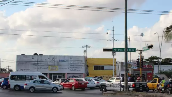 Semáforos dejaron de funcionar durante la falla eléctrica Semáforos dejaron de funcionar durante la falla eléctrica
