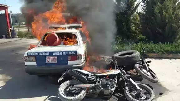 Los vecinos del Edomex se dijeron hartos de los abusos de autoridad, cometidos por elementos de policía del municipio Los vecinos del Edomex se dijeron hartos de los abusos de autoridad, cometidos por elementos de policía del municipio