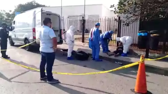 Según se averiguó en el lugar el ahora occiso tuvo un accidente en su motociclista en el kilómetro 1