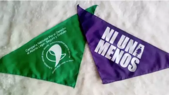 ¿Qué significado tienen las prendas que usan las feministas? ¿Qué significado tienen las prendas que usan las feministas?