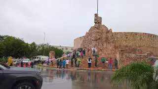 Afición de Mérida celebra bajo la lluvia el triunfo de México ante Sudáfrica en el Mundial 2026