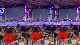 Bailarina acróbata sufre accidente tras caer durante su presentación en Colima: VIDEO