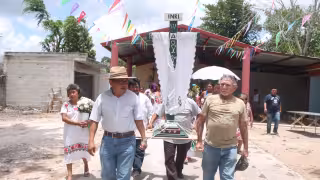 Celebran el Día de la Santa Cruz con rituales, rezos y ceremonias agrícolas en Yucatán