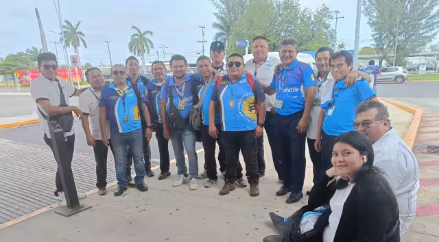 Afectados acusan que Flex Shuttle les pagó con cheques vacíos