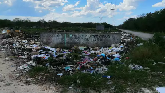 Vecinos de Tahmek afirman que el sujeto podría no tratarse de un lugareño, debido a que no hay registro de alguna persona extraviada Vecinos de Tahmek afirman que el sujeto podría no tratarse de un lugareño, debido a que no hay registro de alguna persona extraviada