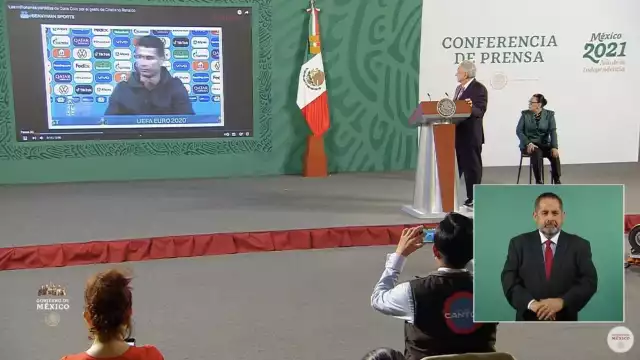 AMLO celebra llamado de Cristiano Ronaldo a no tomar refresco