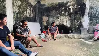 Hombres y mujeres dan su respaldo a la mega obra del Gobierno Federal al enterarse que habrá mayor afluencia de turistas