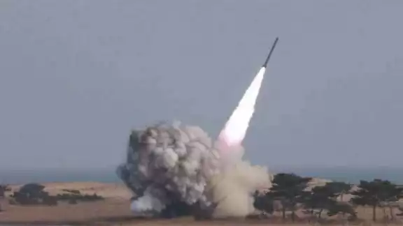 Corea del Norte lanzó dos misiles contra el mar de Japón