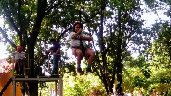 Dentro del parque los visitantes tiene la oportunidad de conocer el aviario que cuenta con 10 especies de aves Dentro del parque los visitantes tiene la oportunidad de conocer el aviario que cuenta con 10 especies de aves
