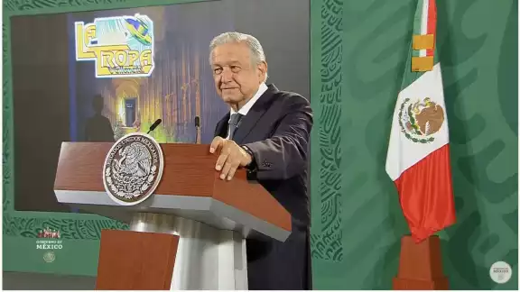 AMLO puso la canción 'Los Caminos de la Vida' en su conferencia de prensa para justificar el regreso a clases AMLO puso la canción 'Los Caminos de la Vida' en su conferencia de prensa para justificar el regreso a clases