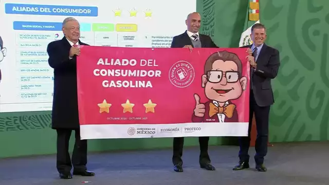 AMLO sostuvo que a todos nos corresponde actuar con honestidad para salir adelante ante cualquier adversidad