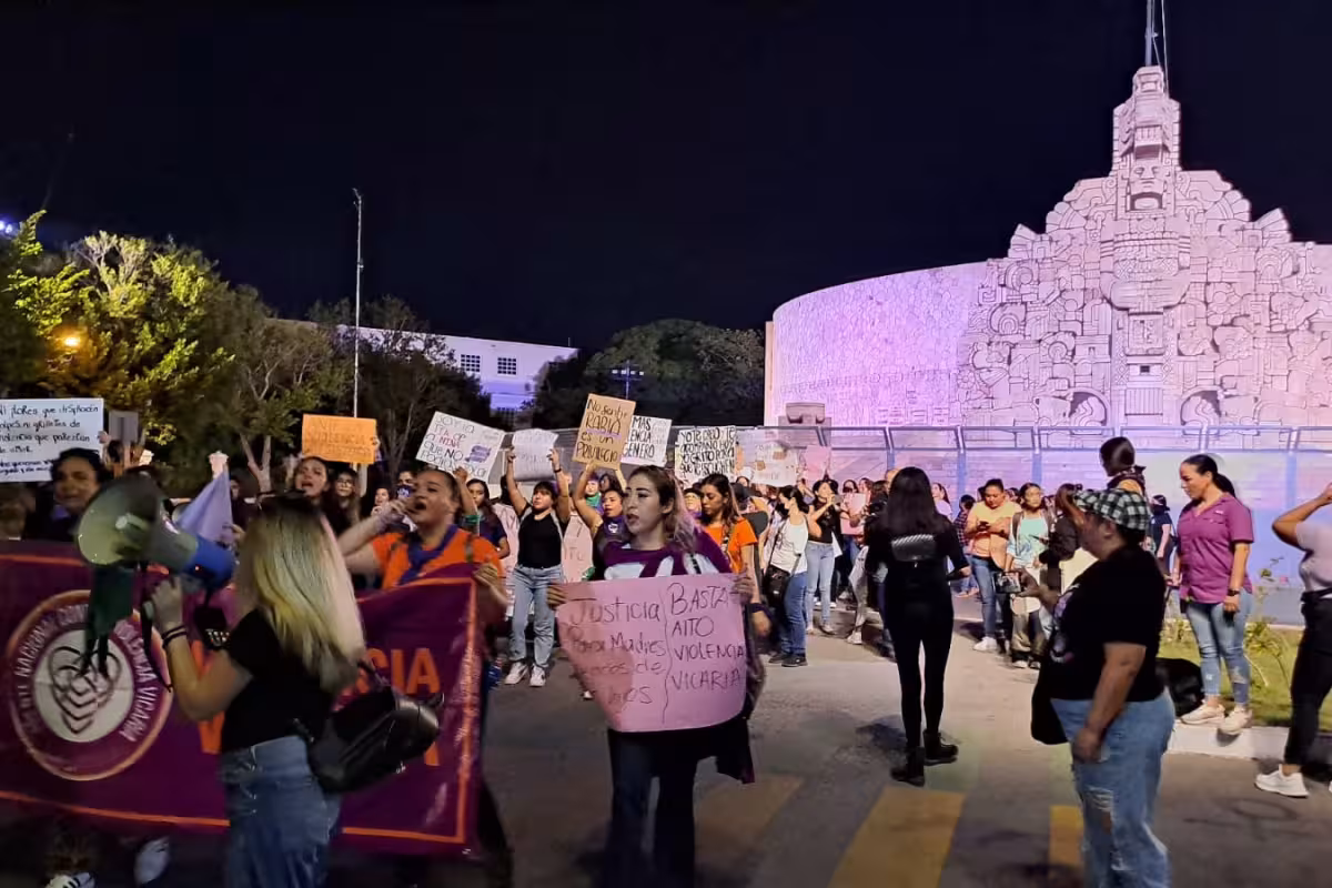 Se manifiestan en Monumento a la Patria por el Día de Eliminación de ...