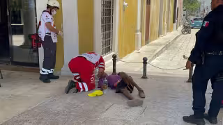 Adulto mayor se desvanece y golpea la cabeza en barrio de San Francisco en Campeche