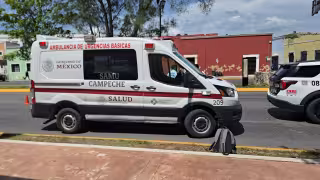Confusión en semáforo provoca accidente frente a la Concha Acústica