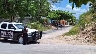 Tres vehículos y una motocicleta fueron asegurados y trasladados al estacionamiento de la Fiscalía General del Estado
