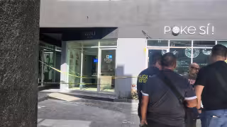 Un robo con cristalazo ocurrió en una joyería dentro de Plaza Aura.