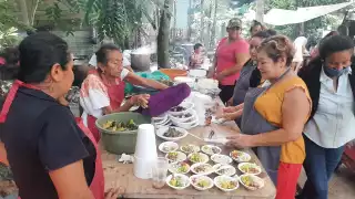 La salida del gremio significa ofrecer el rico chocolomo a la gente que acude al domicilio