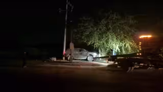 Percance nocturno deja daños y apagón en zona costera de Champotón