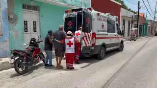 Motociclista de la tercera edad resulta herido tras derrapar en el barrio de Guadalupe
