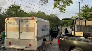 Los Servicios Periciales acudieron al lugar para levantar el cuerpo.