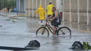 El Huracán Beryl se encuentra sobre el Mar Caribe y se pide a la población estar atenta antes las lluvias torrenciales que se sentirán en los próximos días