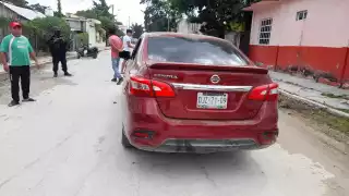 Conductor pierde el control y atropella a un repartidor de pollos en Escárcega