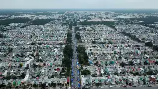Vecinos indicaron que se han comunicado a la línea de la CFE, pero que aún no ha sido atendido el reporte de la falla en el servicio de luz