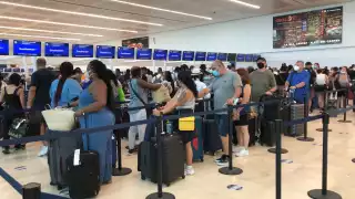 El aeropuerto de Cancún registró 392 vuelos internacionales, entre llegadas y salidas este 27 de agosto, según reportó Asur