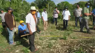 Los ejidales afirman que las tierra que a tomado la empresa avícola les pertenecen