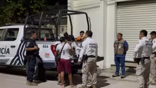 La Policía Estatal desplegó un operativo vehicular en la colonia El Carmelo sobre la avenida Gobernadores.