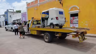Mototaxi sin placas fue enviado al corralón en Hopelchén.
