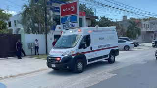 Menor se desploma por presunto golpe de calor en paradero de Campeche y termina hospitalizado