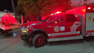 Indigente genera incendio dentro de vivienda abandonada