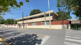 Roban cableado eléctrico de escuela primaria en barrio de Campeche