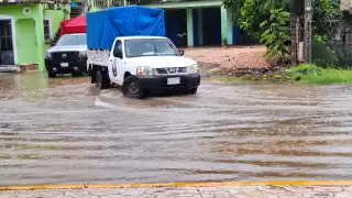 En algunas zonas el nivel del agua se incrementó, con riesgo a ingresar a algunas viviendas.