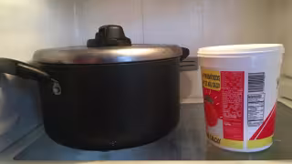 Ciertos envases de yogurt no están diseñados para guardar alimentos en ellos, lo que podría provocar problemas de salud, indicó la Profeco