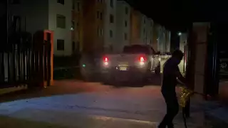 Vecinos fueron despertados al escuchar por lo menos 5 detonaciones, al estar espantados llamaron a la policía