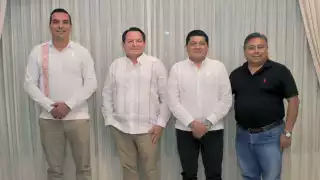 Joaquín Díaz Mena se reunió con líderes del SNTE para revisar el avance de la formación en la entidad